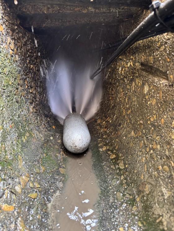 苗栗清溝車高壓噴頭清洗水溝淤泥
