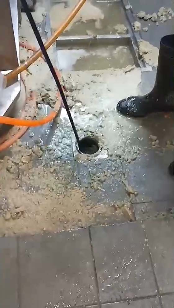 高雄水刀通管