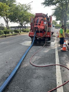 台中清水溝-大馬路旁工地清排水溝