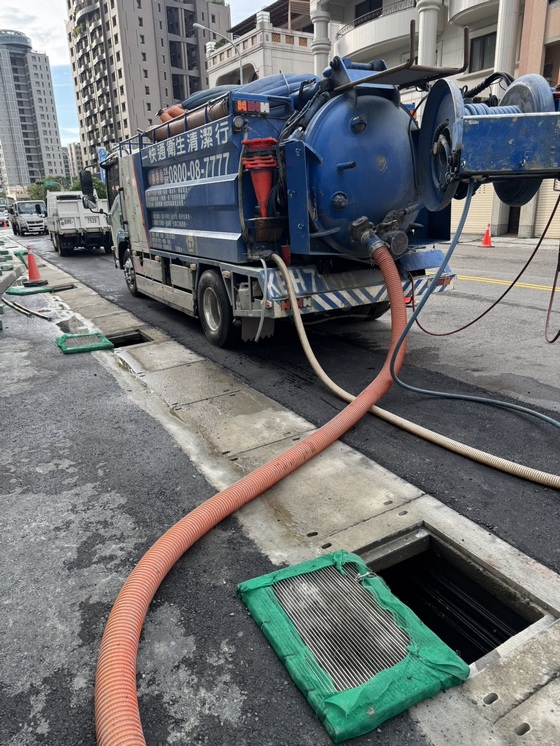 馬路旁水溝清理