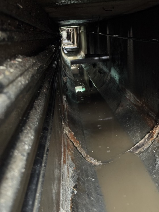 馬路旁水溝清理