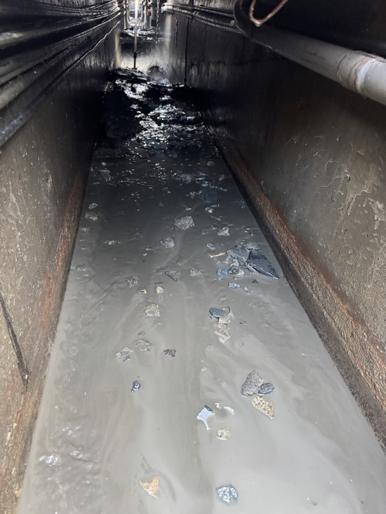 馬路旁水溝清理